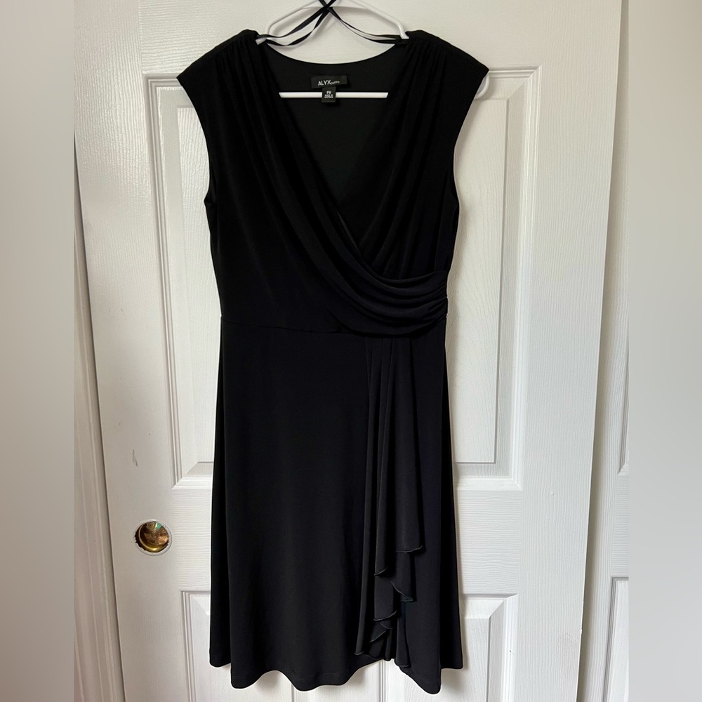 Women black criss cross front a line dress